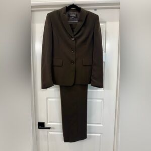 Kasper Women's Brown Pant Suit Set